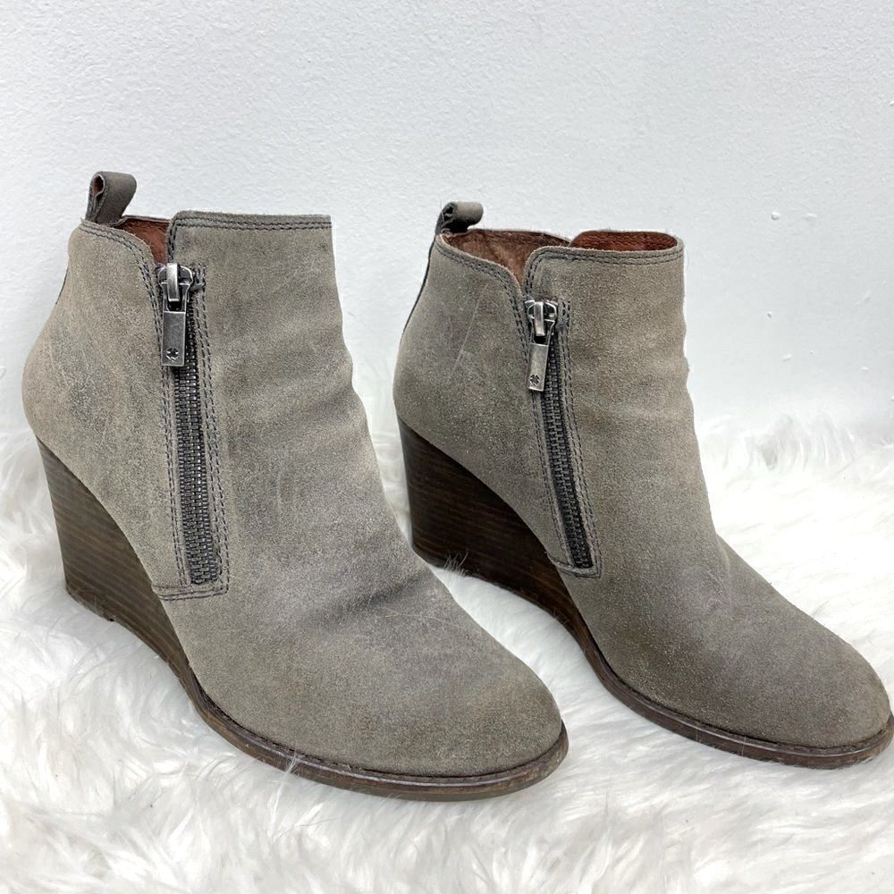 Lucky Brand | suede wedge ankle booties 6M tan.